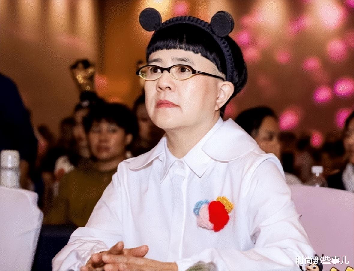 57岁金龟子终于换发型,首演反派气质大变,连女儿都直呼认不出来