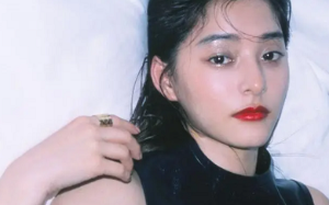 豪门联姻最禁忌的是什么？不是青梅竹马的未婚妻太任性，而是财阀少爷有一个可爱的妹妹...