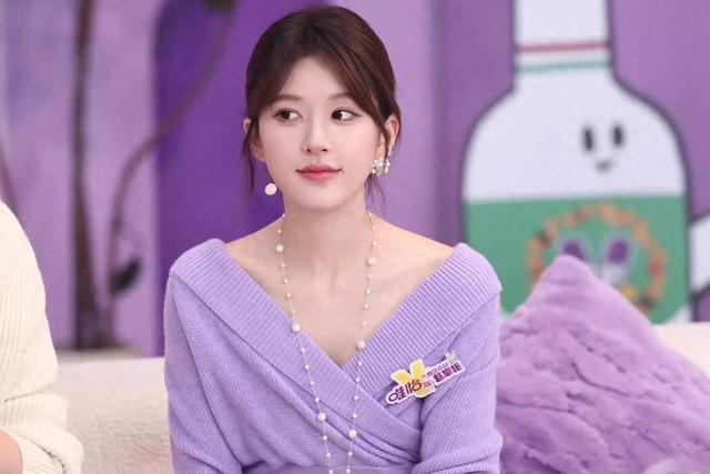 赵露思直播落泪,回应相貌没以前好看情绪波动,网友:妆容问题