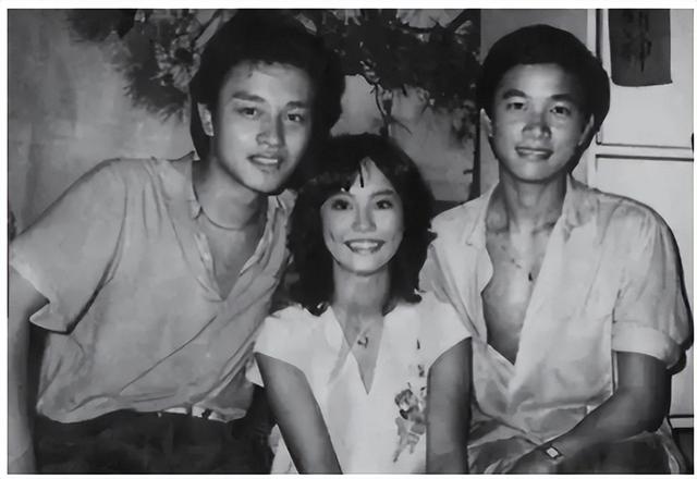 郑少秋的师傅、张国荣的干爹、有后宫“三十六房”？他什么来头？