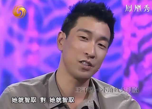 “爸爸基因”有多强大?父女俩共用一张脸,妈妈貌美如花也没用