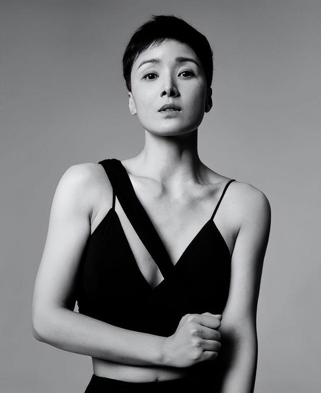 明明是同一个人,出道23年演70部戏没红,今演配角红的一塌糊涂