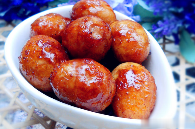 “人未老腿已衰”，建议常吃这5道菜，防止膝盖老化，腿脚更有劲