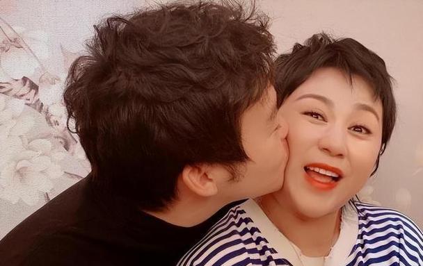 娶“老女人”的5位明星，一个比一个长得帅，是真爱还是另有所图