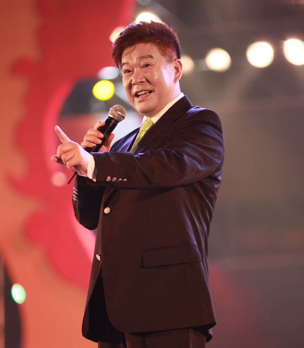 侯耀文三个名徒：一个沉迷做广告，一个裂穴后淡出，一个名利双收