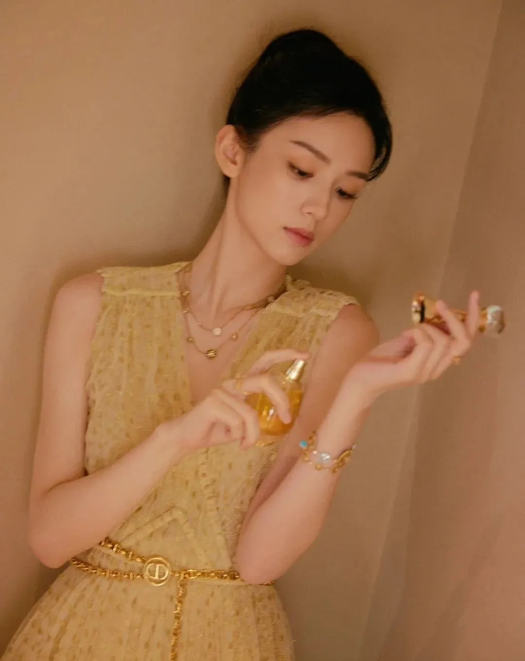 应邀出席的艺人都纷纷拿出最好的姿态,各自绽放独特的魅力