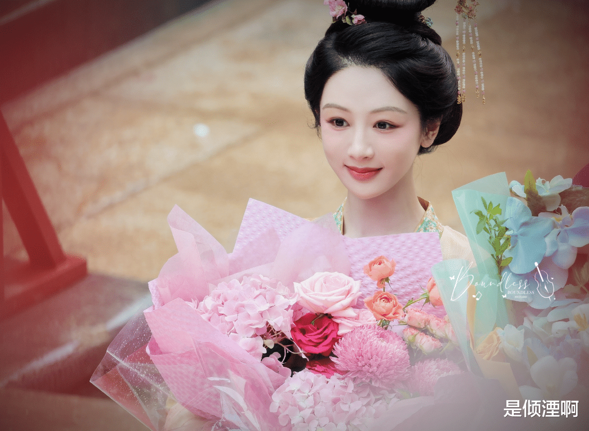 杨紫《国色芳华》杀青照曝光!颜值不输小夭,李现新造型也不错!