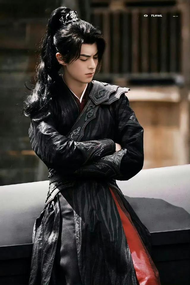 《大奉打更人》女帝怀庆 :巾帼不让须眉