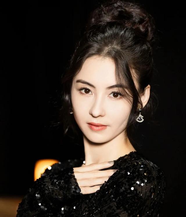 直播间的温情时刻：张柏芝小儿子一句话，让妈妈突然关闭直播……