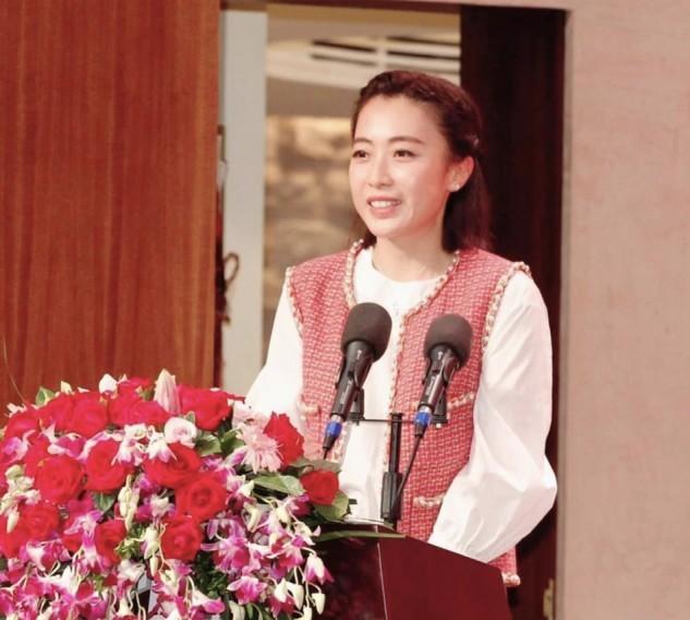 700亿被洗劫一空,刘銮雄失去对家族控制,甘比真实面目彻底暴露