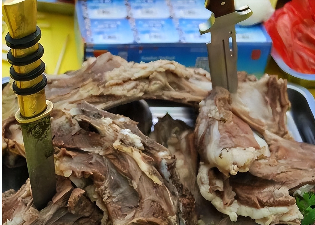 退而不休,跟年轻人竞争工作机会,这种行为是非常可恶的!