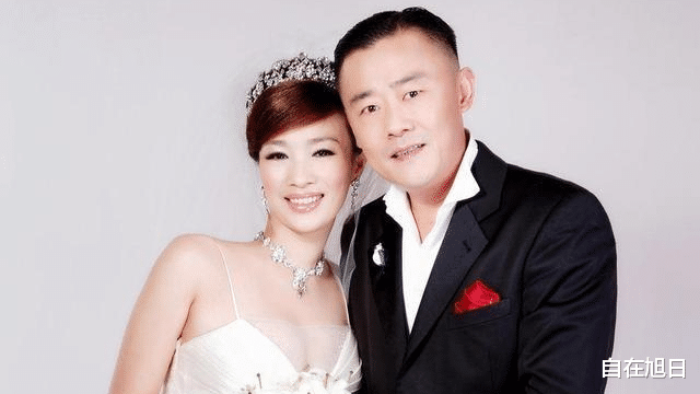 撒贝宁亲手扳倒的周立波,被封杀后跑到美国成为贵族!太气人!