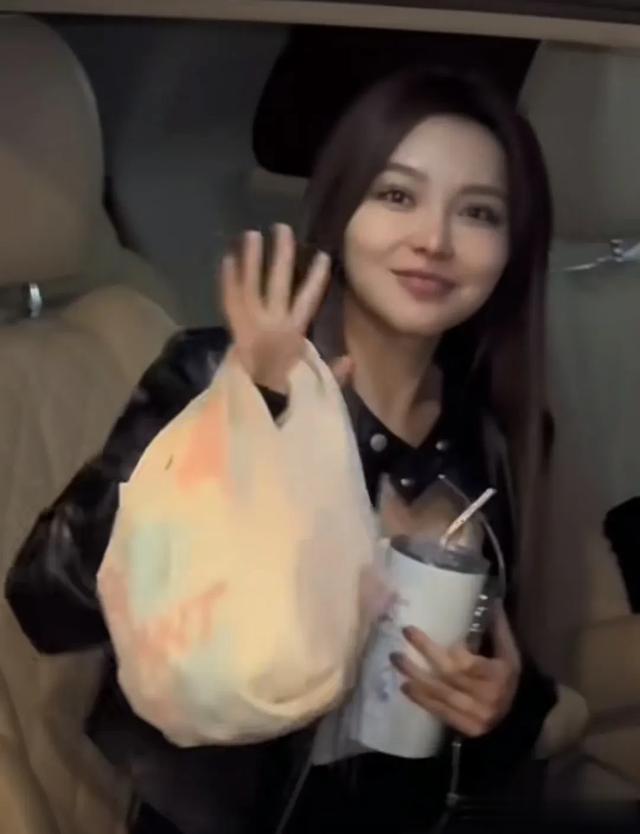 周扬青发文诉苦，称浪姐5是减肥训练营，脸熬垮了，已瘦到87斤