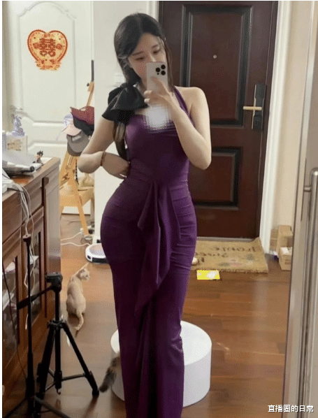 结婚了还“擦边”?女主播轩子巨2兔晒美照,背景“喜”字引猜测