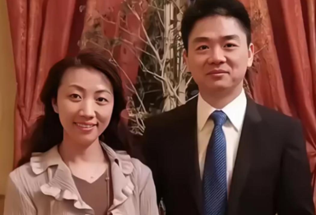 奶茶妹妹“新身份”曝光!她没大家想得简单,难怪刘强东非她不娶