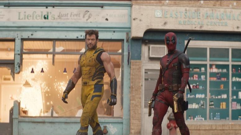 《死侍与金刚狼》荣登52个市场冠军，只可惜中国市场遇到“劲敌”