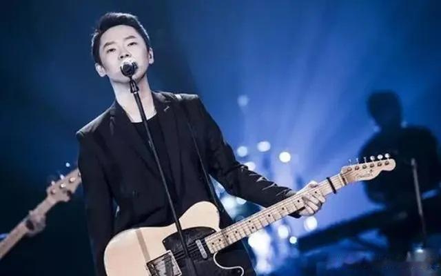 中国好声音|《中国好声音》12年后，11位冠军差距拉开，真红还是假红一目了然