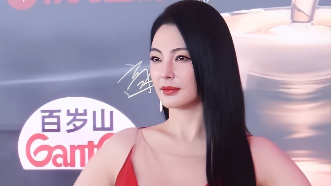 电视剧品质盛典红毯直拍：张雨绮傲视群芳，白敬亭拒绝站C位，吴磊勤者多劳