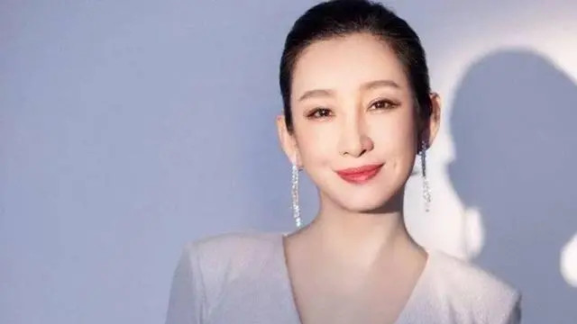 年纪越大越漂亮的女星，我只服这几位，年轻时一般，快40岁才变美