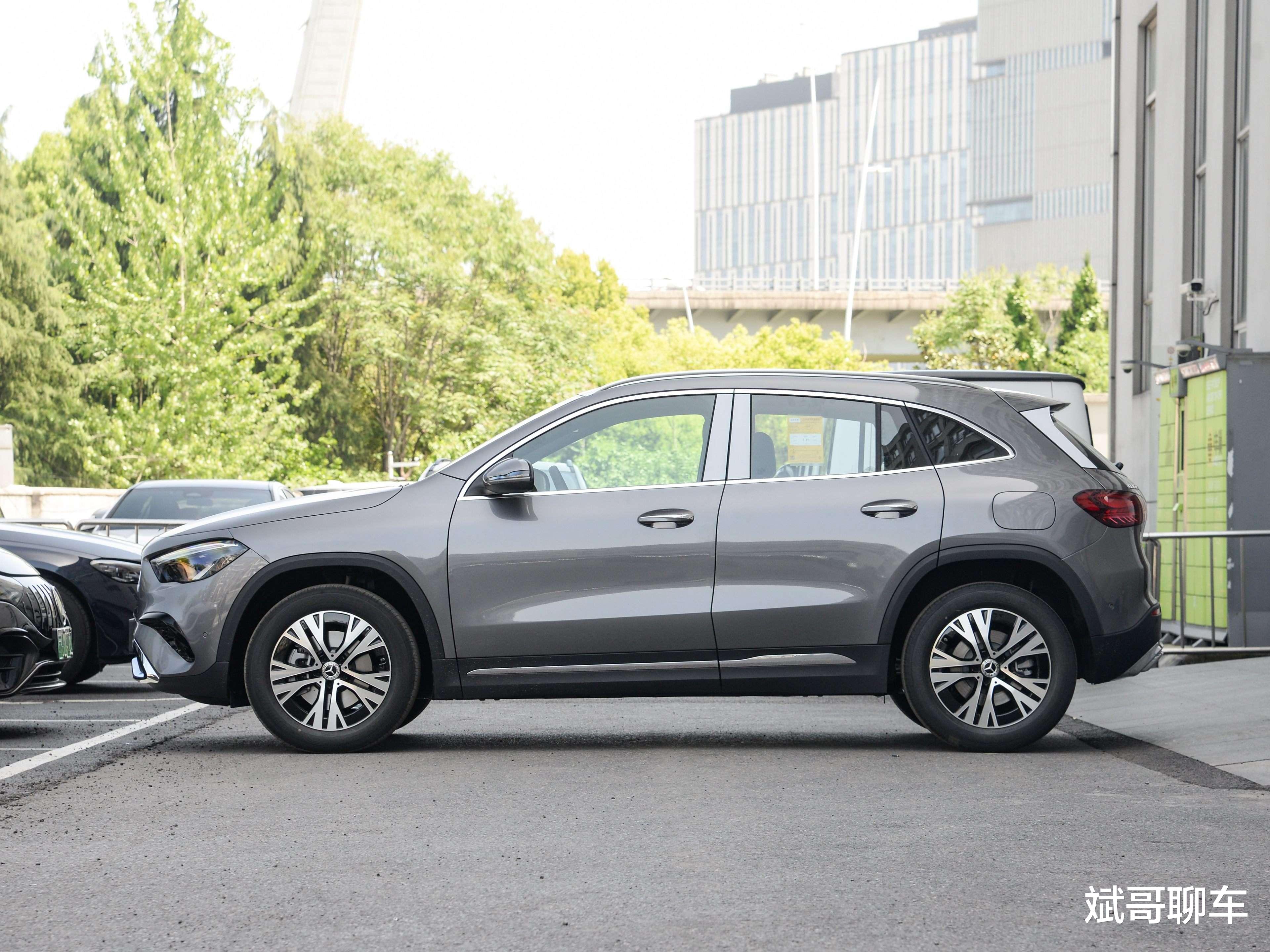 29万跌至19万！德系SUV“掀桌子”，比宝马X1更懂你，比Q3更豪华