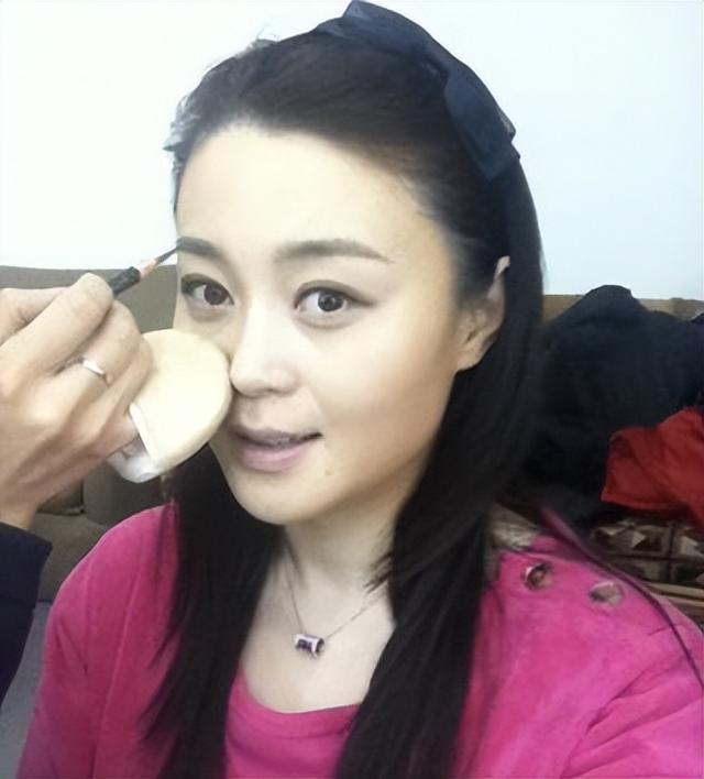 和赵本山绯闻不断,41岁仍单身,关婷娜被郭德纲调侃心胸宽广