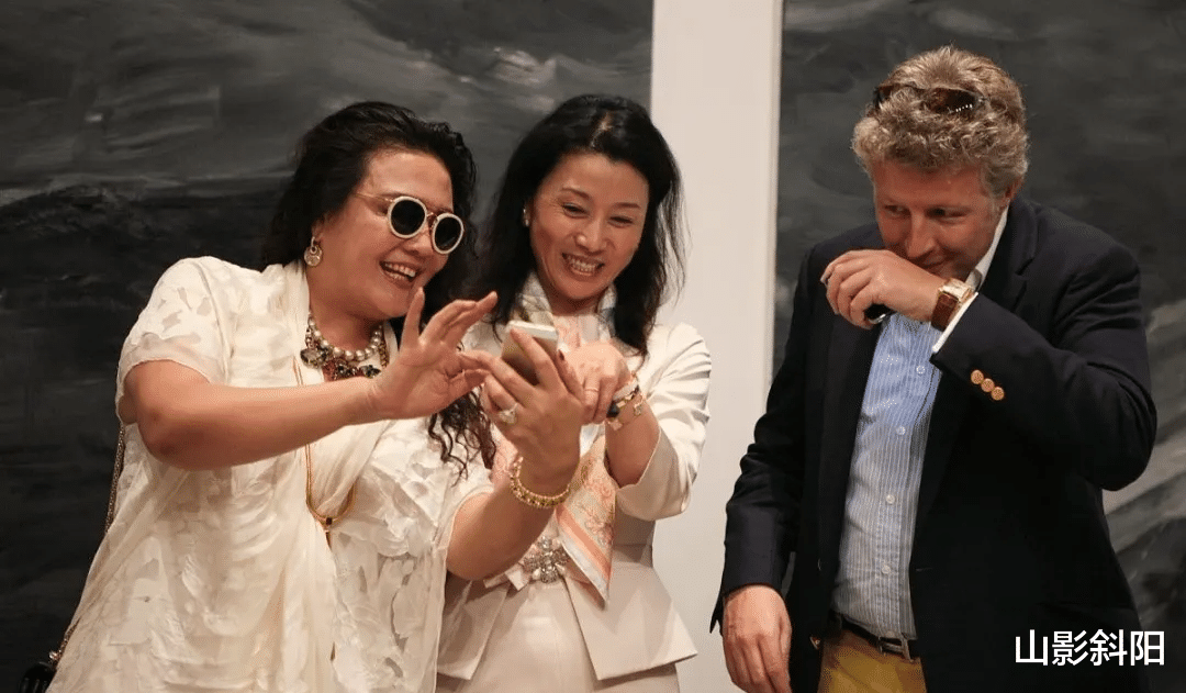 作家笑以苛向汪小菲公开道歉