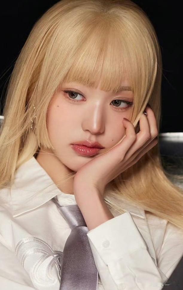 上万的包都拯救不了的“土”!张元英机场,贴头皮发型秒变村妹!