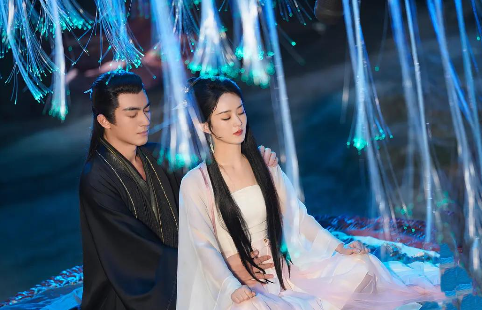 太好笑了!赵丽颖含泪获得飞天奖视后,我却笑晕在林更新评论区