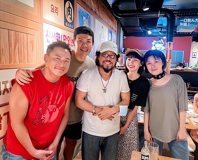 看来名利不如闲，张菲与费玉清退休之后：舍弃名利，享受时光