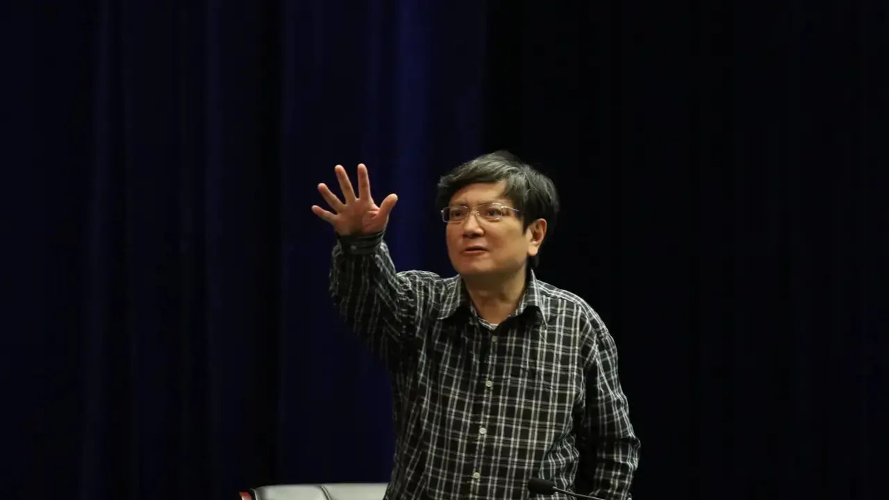 曹德旺为什么选了王树国而不是郑强？如今原因曝光，果然内有乾坤