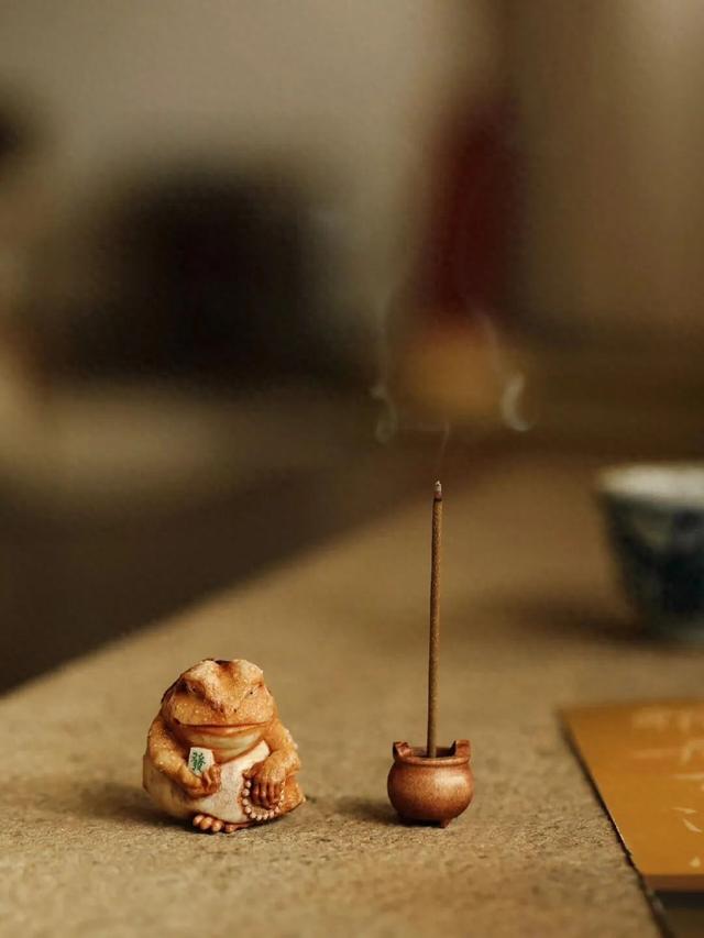文玩是什么？是体悟“玩物养志”的生活哲学，绝不是玩物丧志