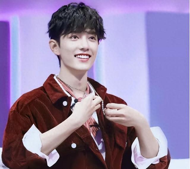 肖战的谨慎,暴露了娱乐圈人人自危!