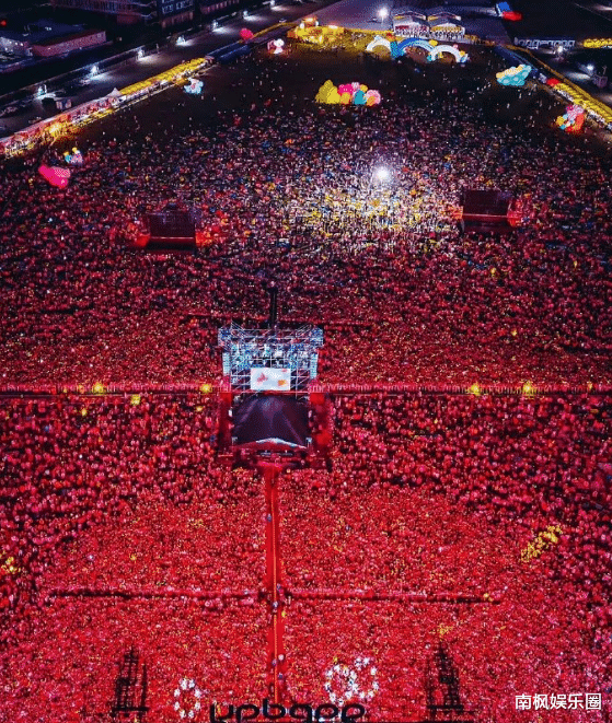 被换发型的鹿晗惊艳了！瘦了一圈，帅得毫不费力，像漫画里的少年