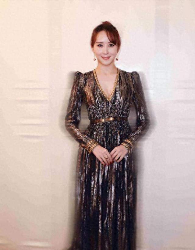 胡静:因长得太美被国外的首富看中,为让她安心睡,甘愿切除器官