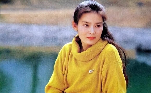 潘虹：13次夺影后，离婚38年单身无儿女，68岁却公开“表白”前夫