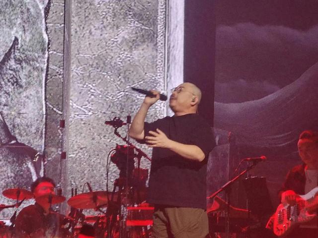 这次,云朵藏了多年的体面,被演唱会上掀衣服抹泪的刀郎撕个稀碎