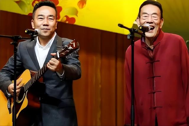 大口吃肉大碗喝酒、华子不离身,92岁杨少华,在享福路上一去不返