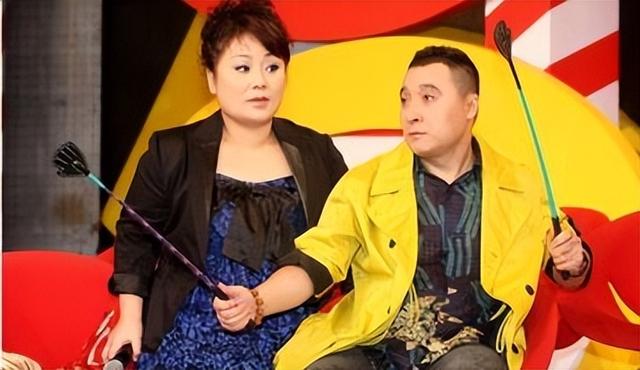 前央视主持人，因一句话惹怒赵本山被辞退？如今57岁的他怎样了