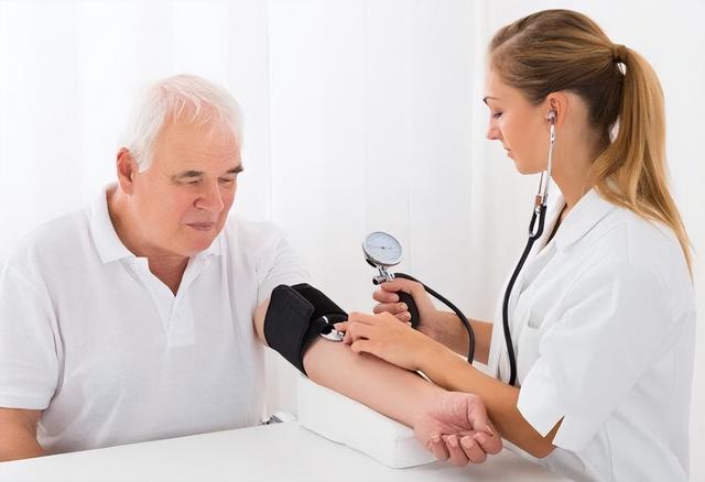 新血压标准已公布，或不再是120/80mmHg，看看你在正常范围吗？