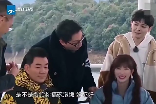 华少采访潘展乐被“轻松拿捏”,才发现当年张家辉说得一点没错