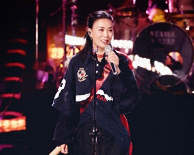 那英|《歌手2024》那英拿冠军算实至名归吗？宋丹丹做出解释，瞬间理解