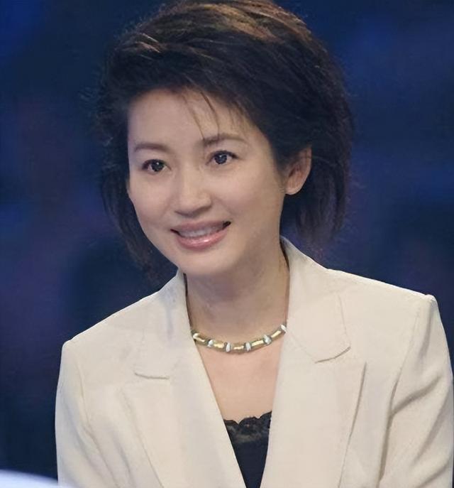 “最旺夫”的央视主持人,两任丈夫,一个是房产大亨,一个是副国级