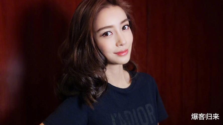 杨颖妇女节豪横晒照,玫瑰成堆儿子出镜,网友直呼复出大招!