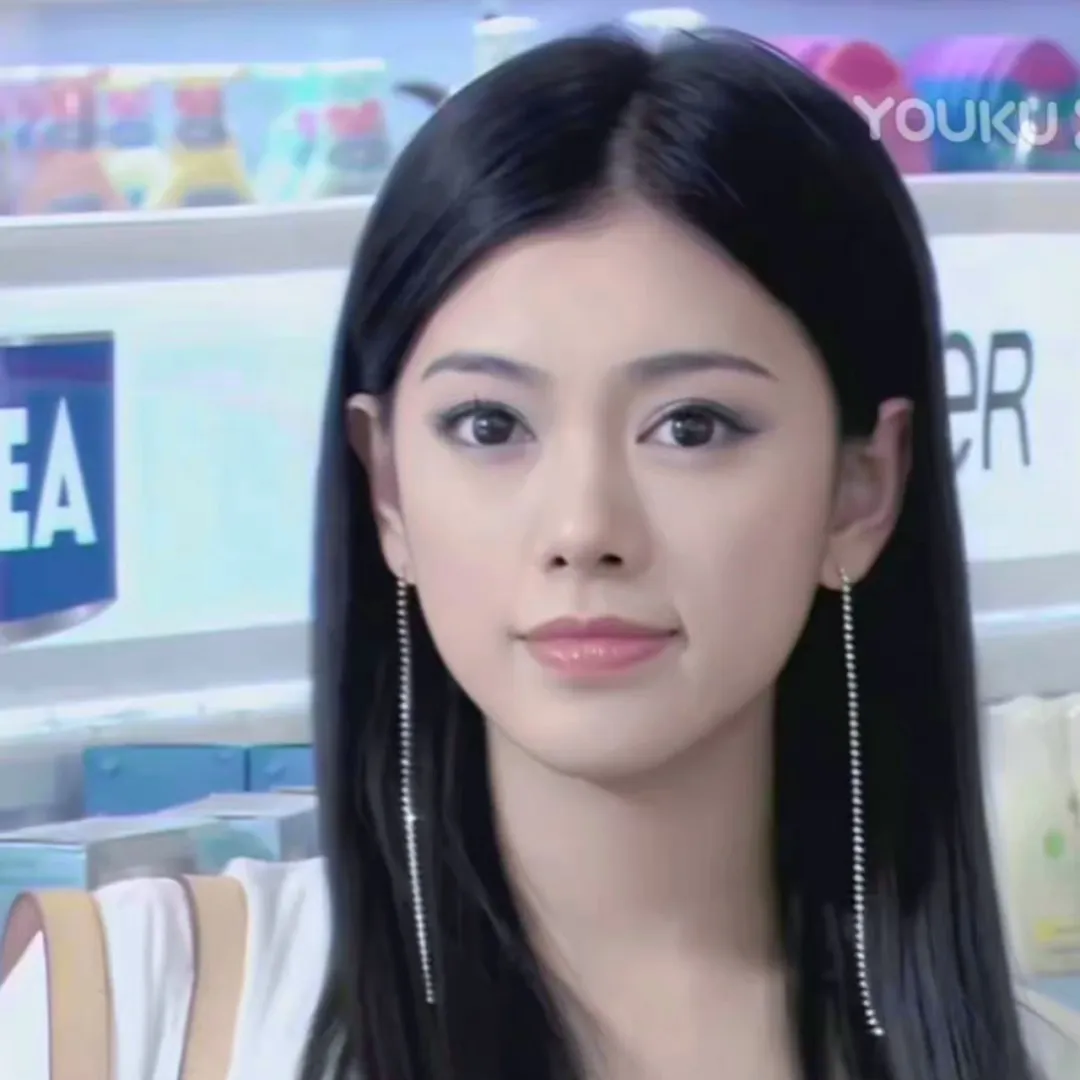 一套妆造让赵露思被全网狠嘲一周，冤不冤？