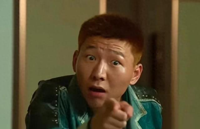 演员阿如那大方晒出女儿正面照，真是笑死在评论区里