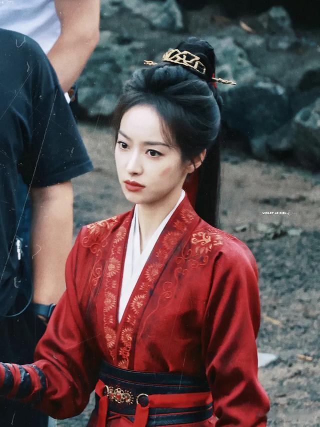 高清组图｜宋茜这大长腿快顶不住了，颜值与实力并存