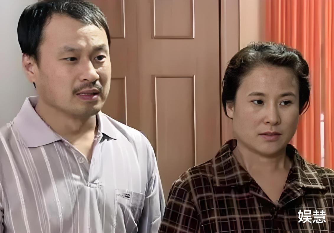 “小蒙娘”抵达《乡村爱情18》片场,与前夫谢广坤见面不尴尬