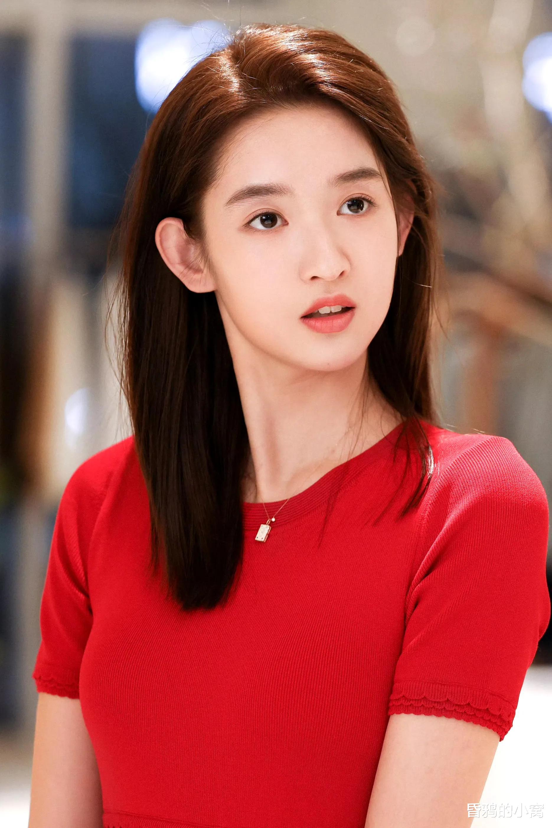 《好团圆》开播，王玉雯又演霸总人妻，真是绝了！