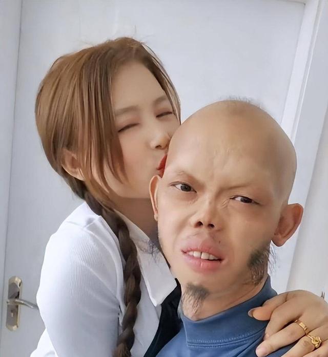 “妖魔专业户”李平安,长相怪异抱得美人归,被称最成功的癞蛤蟆