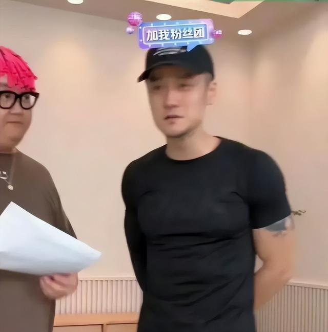 蒋劲夫武汉街头喝奶茶被偶遇,家暴致人气暴跌,33岁仍旧单身